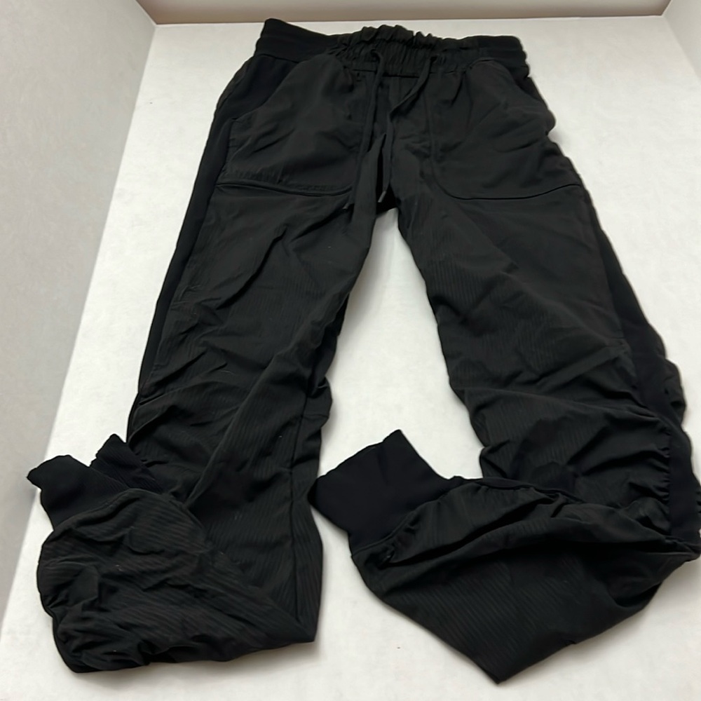 Lululemon pants size 2